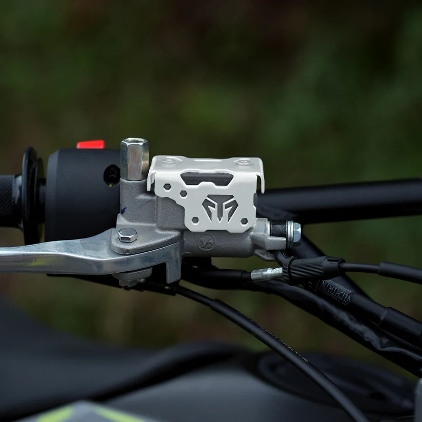 MOTO TORQUE ALUMINIUM FRONT MASTER CYCLINDER GUARD FOR KAWASAKI KLX